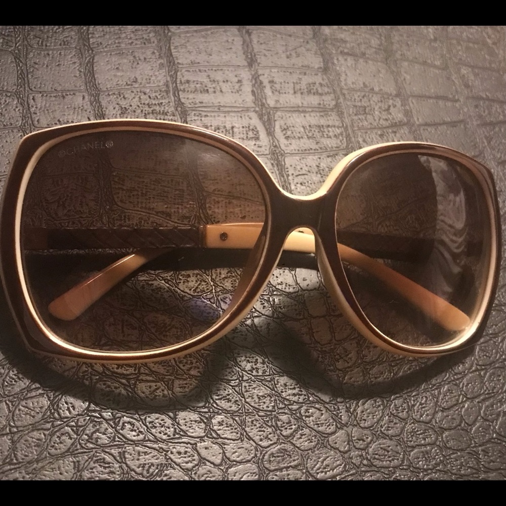CHANEL Sunglasses